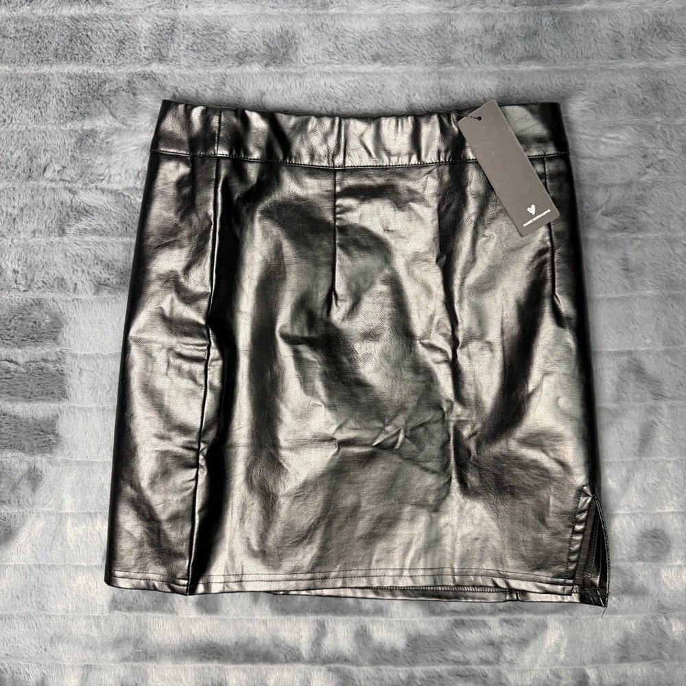 Lulus Black Vegan Leather‎ Mini Skirt High Waisted Side Slit XS NWT